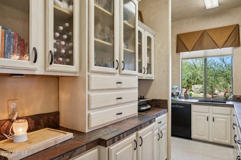 23-web-or-mls-16625-e-last-trail-dr