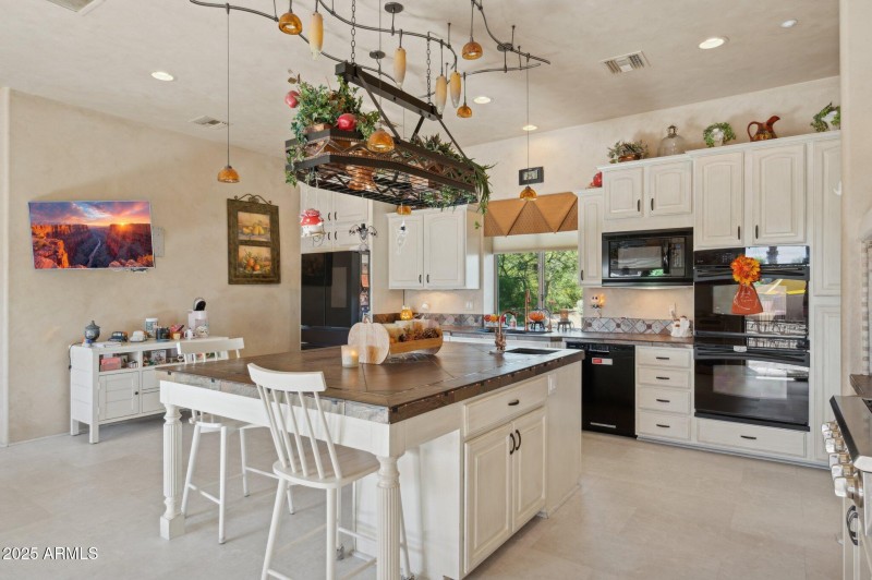 28-web-or-mls-16625-e-last-trail-dr