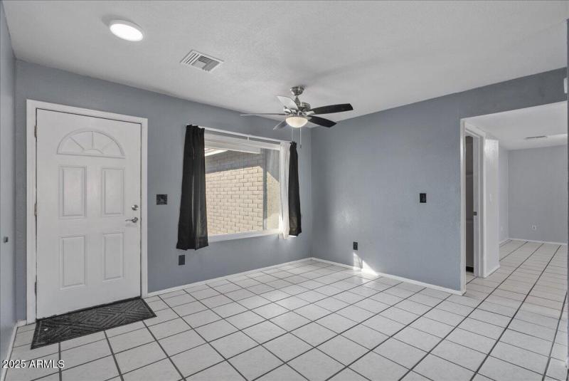 07-Entry and Dining Room