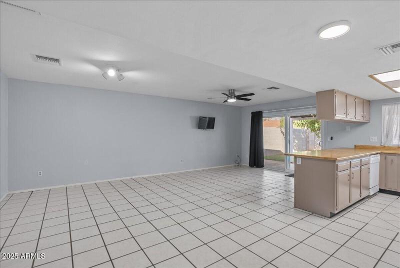 15-Dining and Kitchen