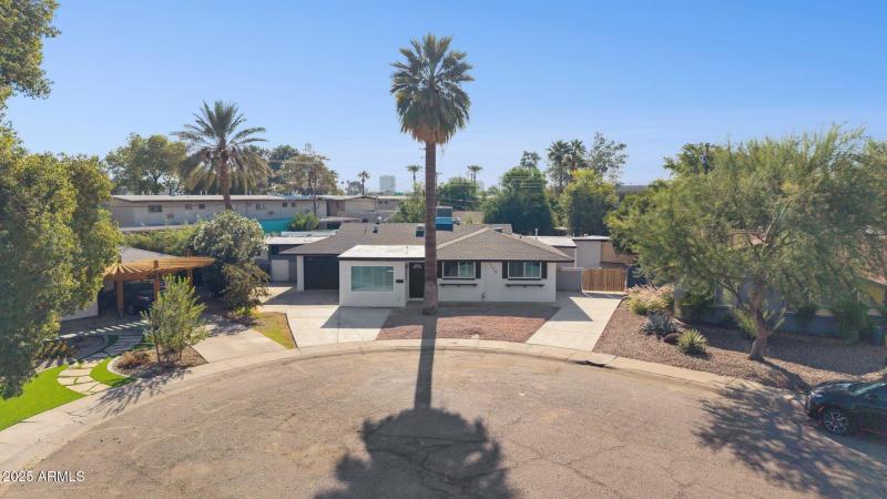 5-web-or-mls-1119-w-medlock-dr