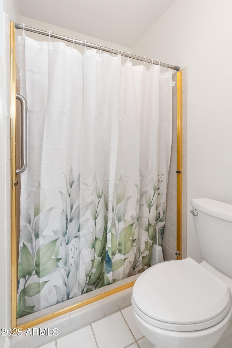 4218-W-Lawrence-Ln-11