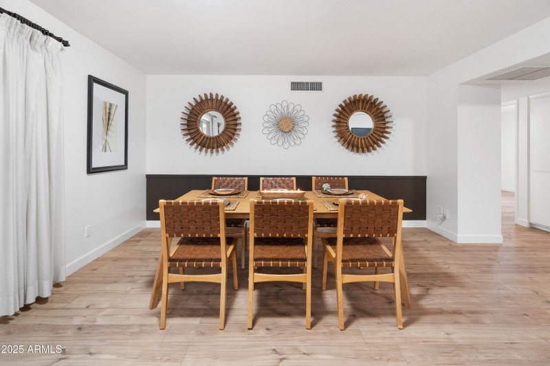 4218-W-Lawrence-Ln-20