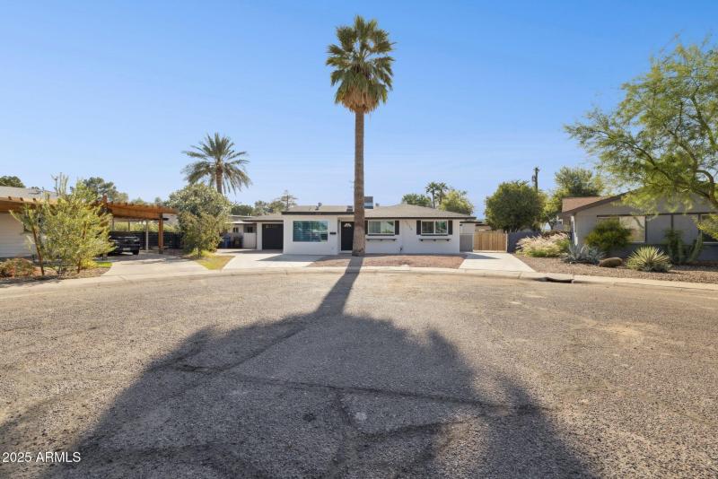 1-web-or-mls-1119-w-medlock-dr