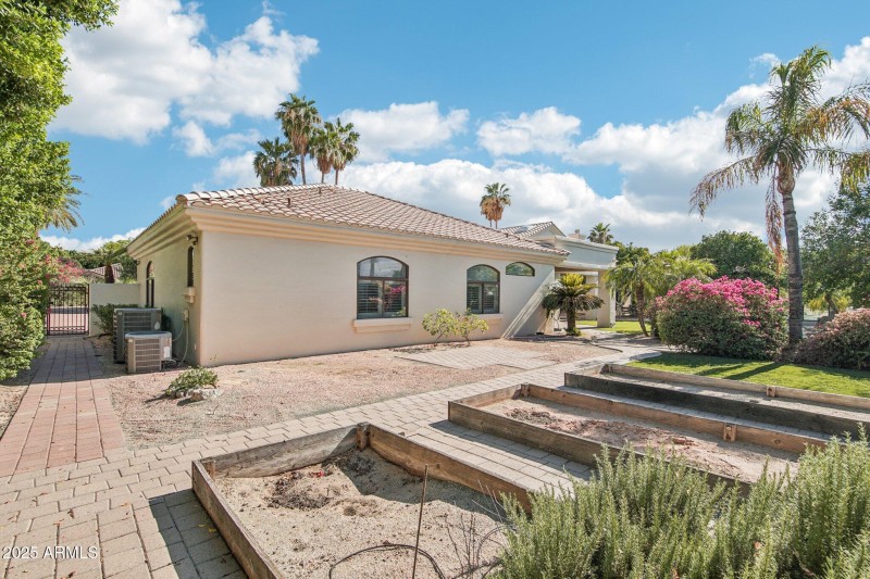 61-web-or-mls-N 40th St-S2606-061