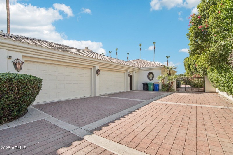 65-web-or-mls-N 40th St-S2606-065