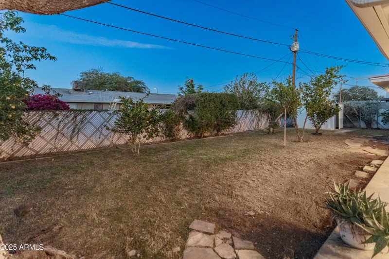 4218-W-Lawrence-Ln-45