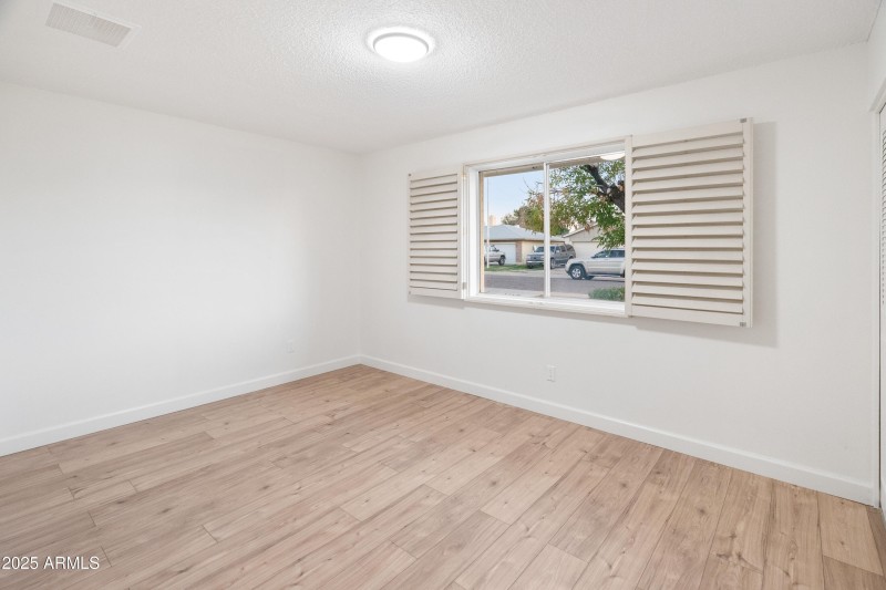 front-bedroom-or-office-space