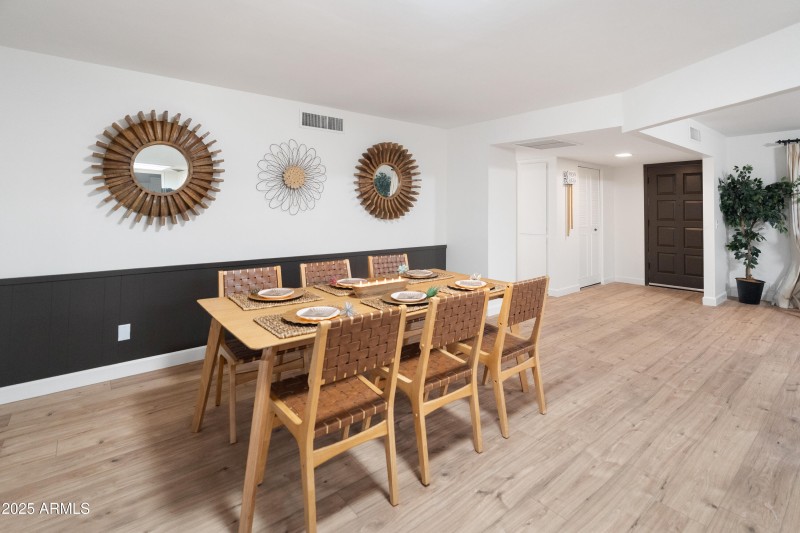 Large-formal-dining-room-open-to-kitchen
