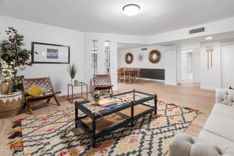 mid-century-modern-vibe-in-tact