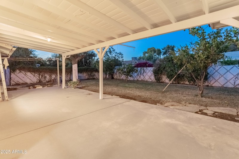 nice-covered-back-patio