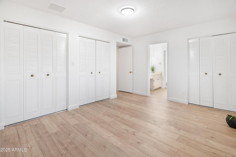 spacious-primary-bedroom-suite