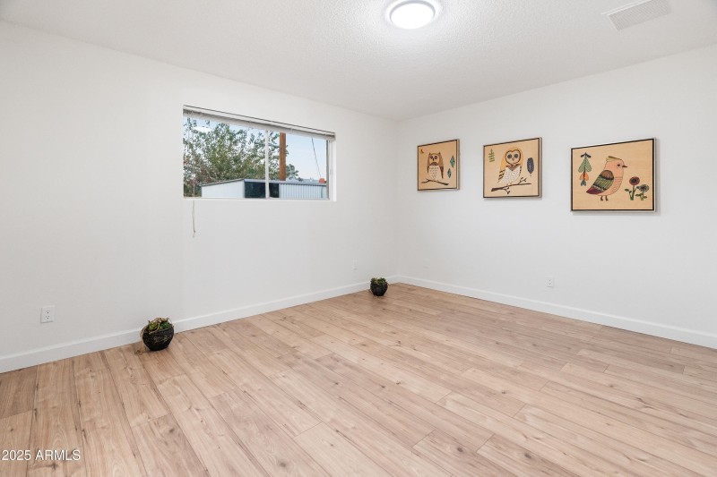 updated-primary-bedroom