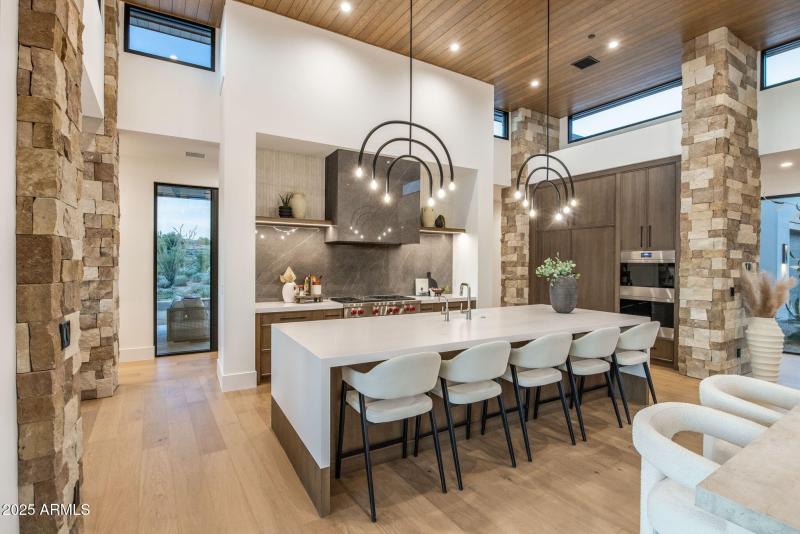 81-web-or-mls-D46A3023