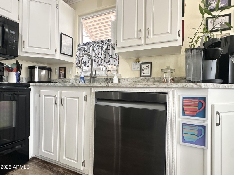 Full size dishwasher