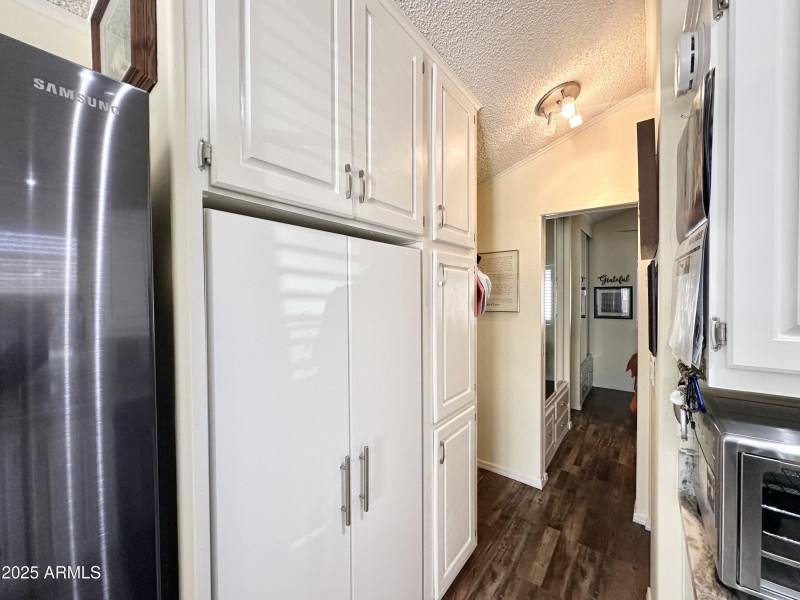 Hall to bedroom/AZ room