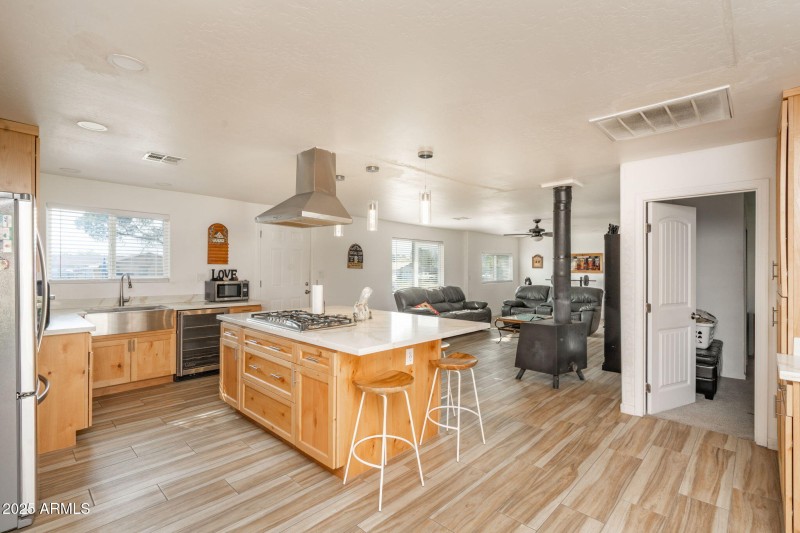 9-web-or-mls-3780-w-northern-ave