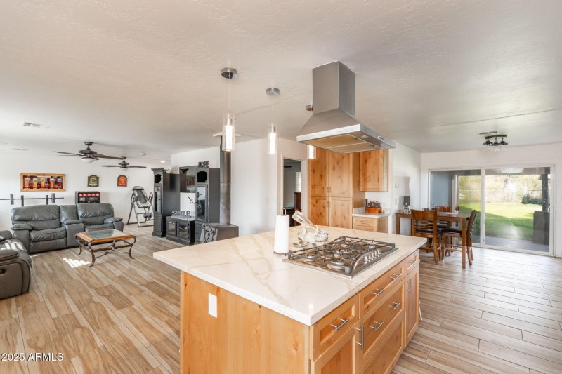 11-web-or-mls-3780-w-northern-ave