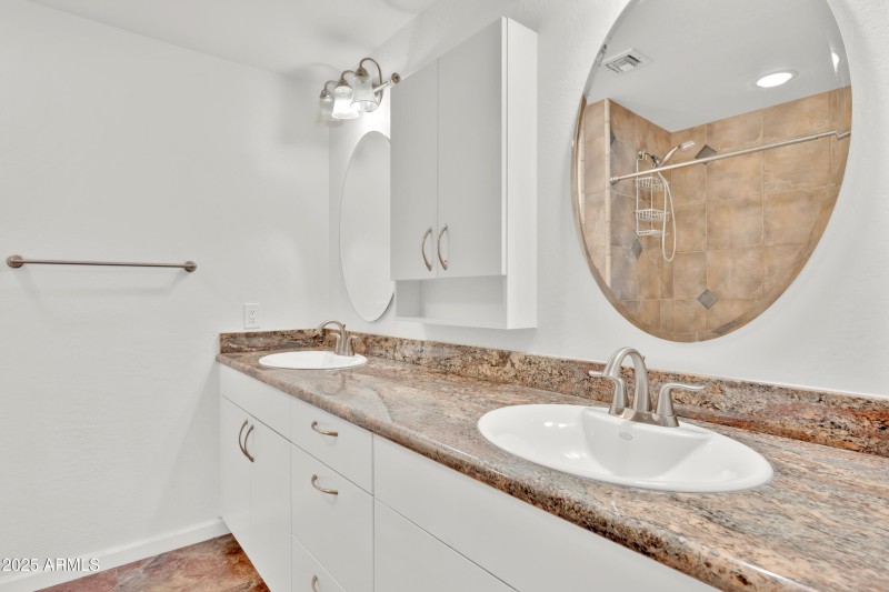 El Lago Master Bathroom