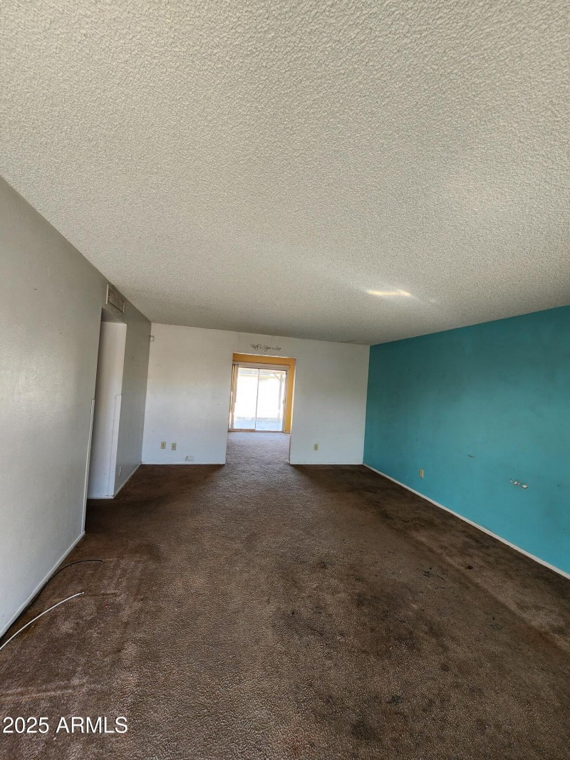 f-208-135-16579173_hkKU3Ym5_3_PyMC