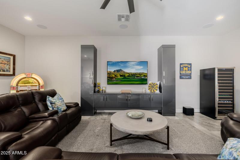 Media Equipment Stays