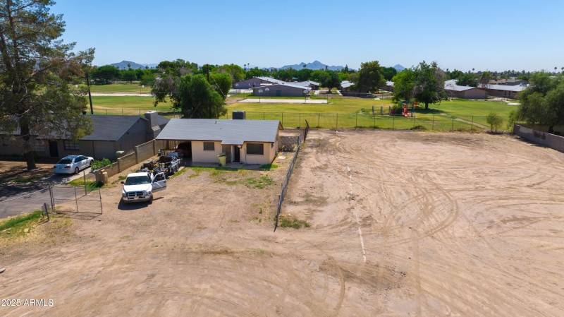 7239N51stAve_Photo-11