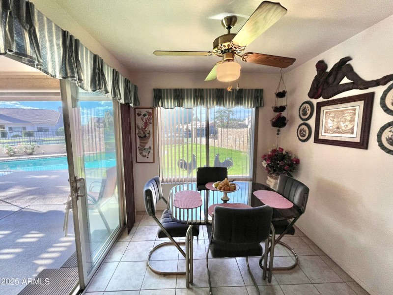 Breakfast area with views!