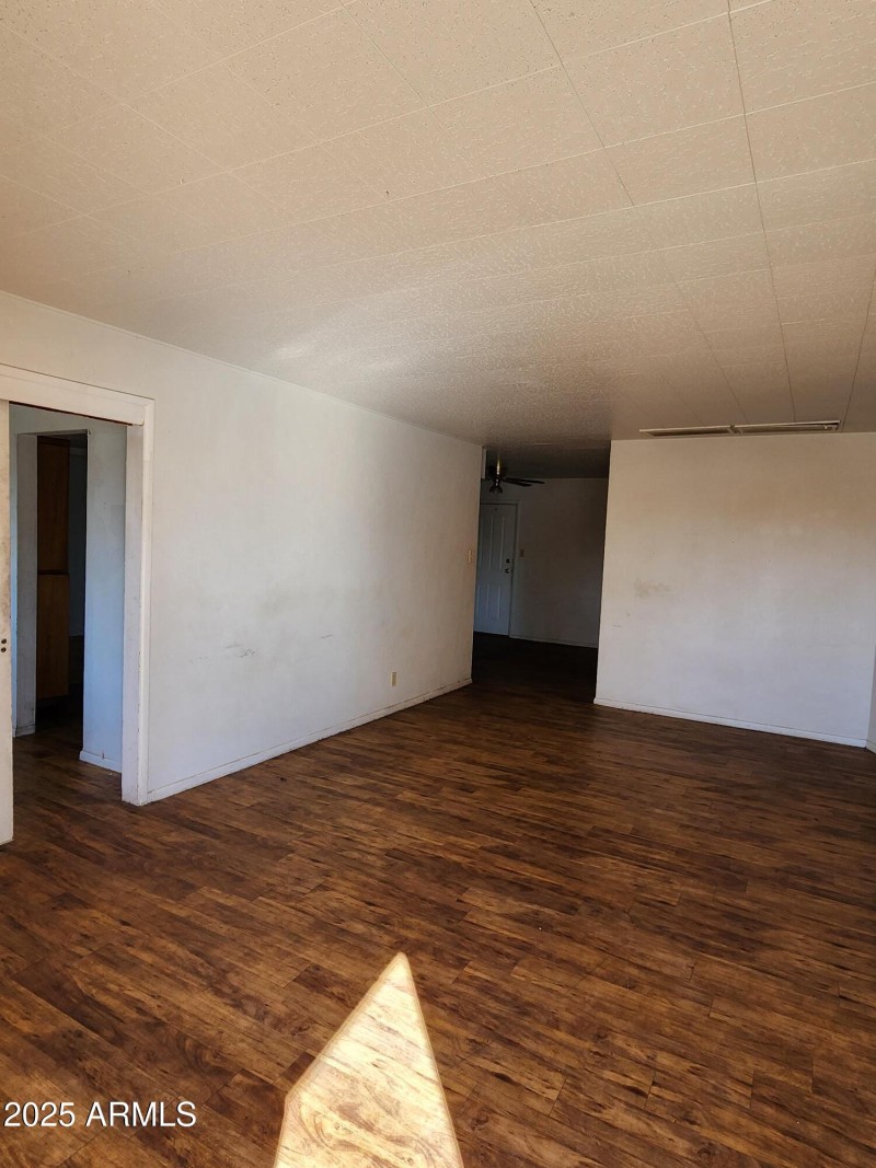 f-208-135-16579136_V2vDBv8i_3_f8eO