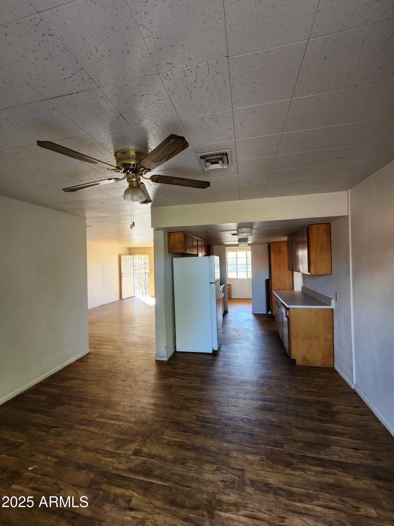 f-208-135-16579136_jpX55IRG_5