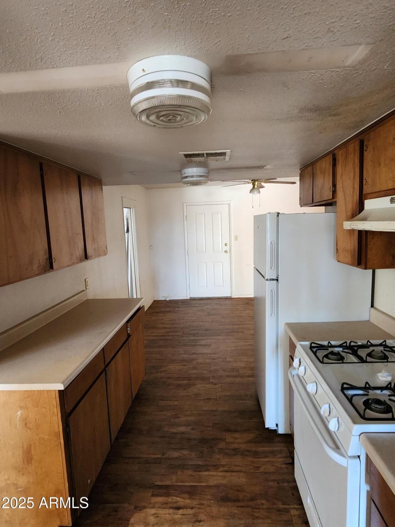 f-208-135-16579136_M3CPT6f7_6