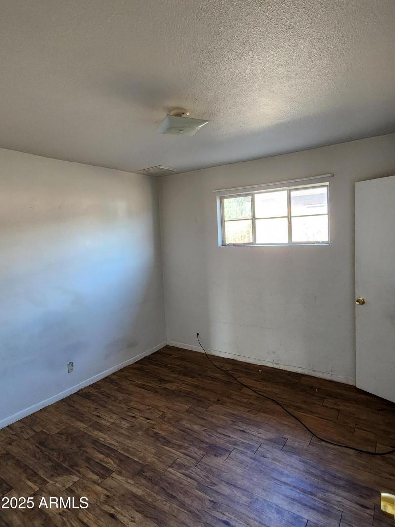 f-208-152-16579136_2oP5FAAL_12