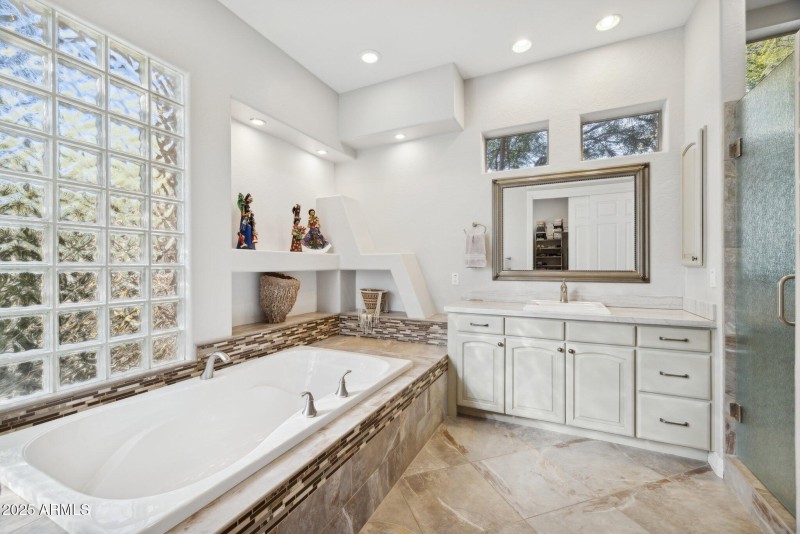 Separate Tub & Shower