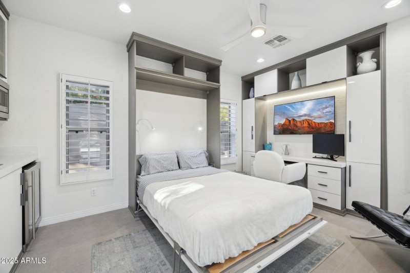 Hide-a-Bed in Casita