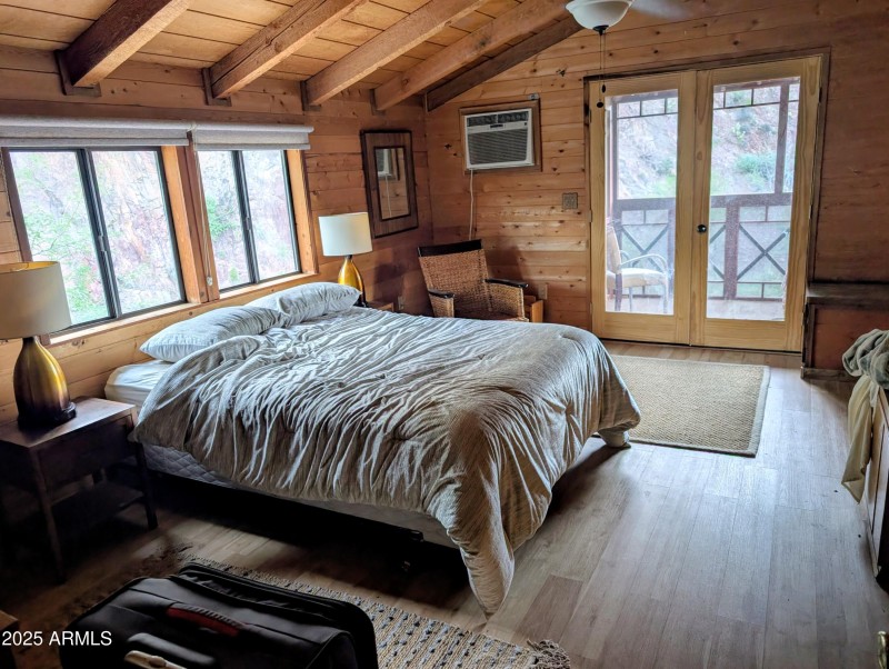 PXL_20251004_140457600.MP~2