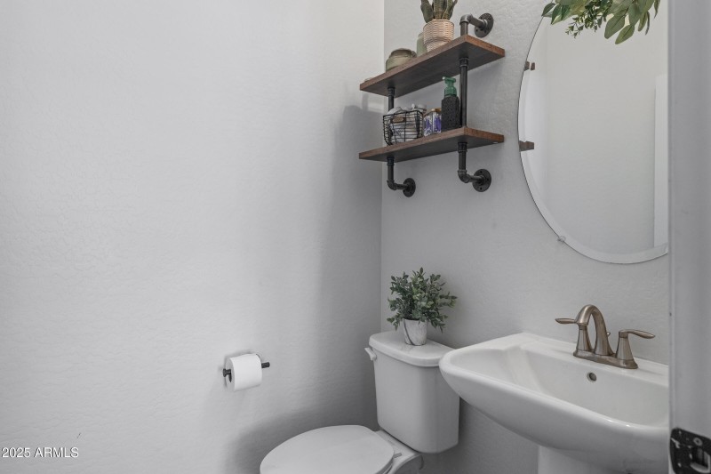 12090 W Peak View Rd-25