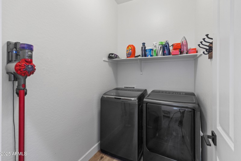 12090 W Peak View Rd-33