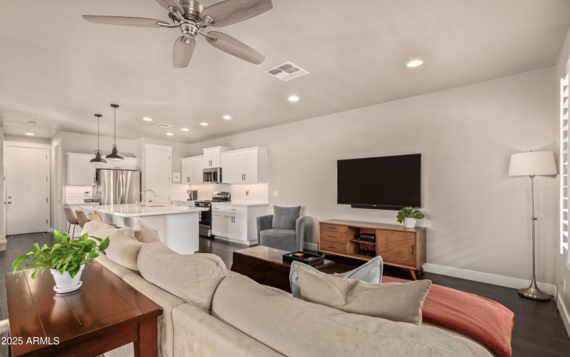 Screenshot 2025-11-18 at 9.20.26AM