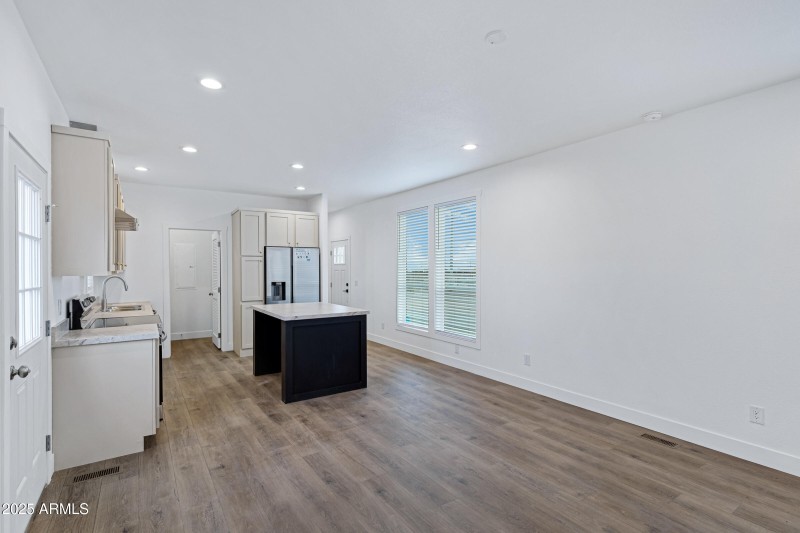 36512 W Whitton Ave-7