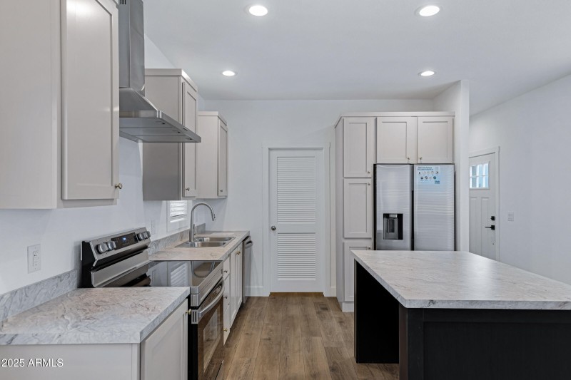 36512 W Whitton Ave-11