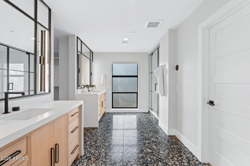 21-web-or-mls-3842-e-san-miguel-ave