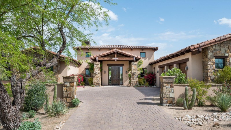 04-8454ELeaningRockRd-4