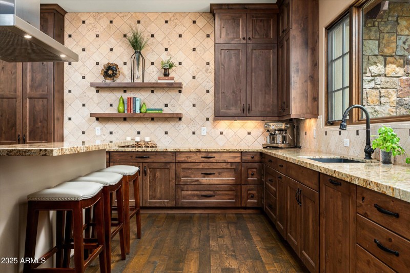 15-8454ELeaningRockRd-15