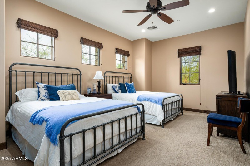 27-8454ELeaningRockRd-27