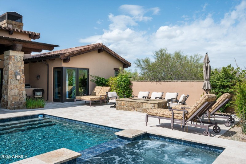 41-8454ELeaningRockRd-41