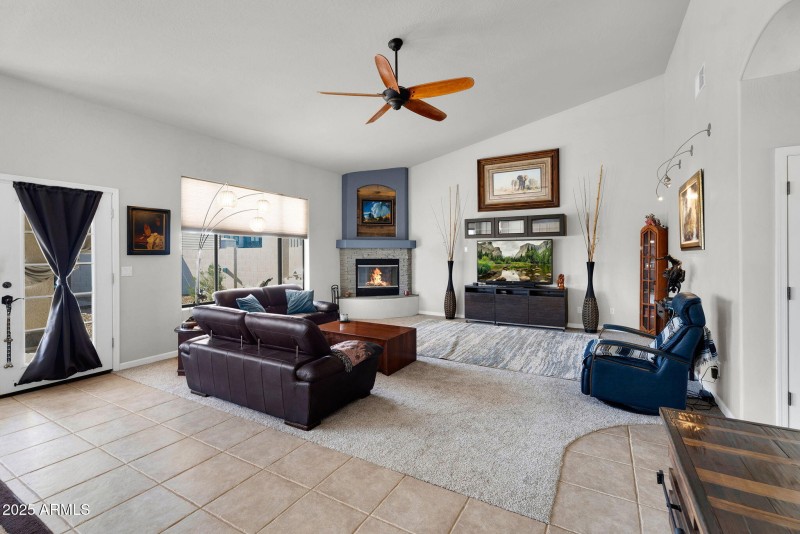 5-web-or-mls-907 E Carlise Rd-7