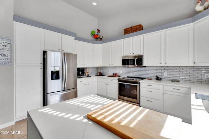 16-web-or-mls-907 E Carlise Rd-19