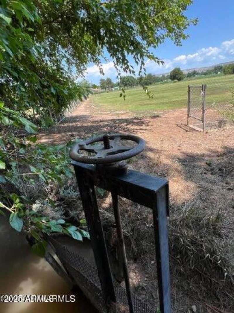 726 E. Riverglen Dr..jpg-15