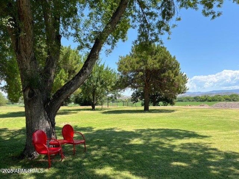 726 E. Riverglen Dr.