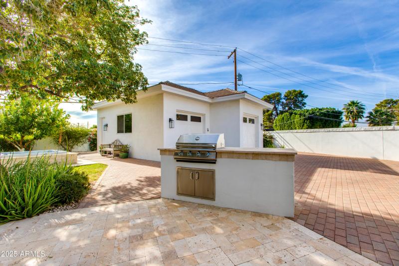 Detached 2 Car garage