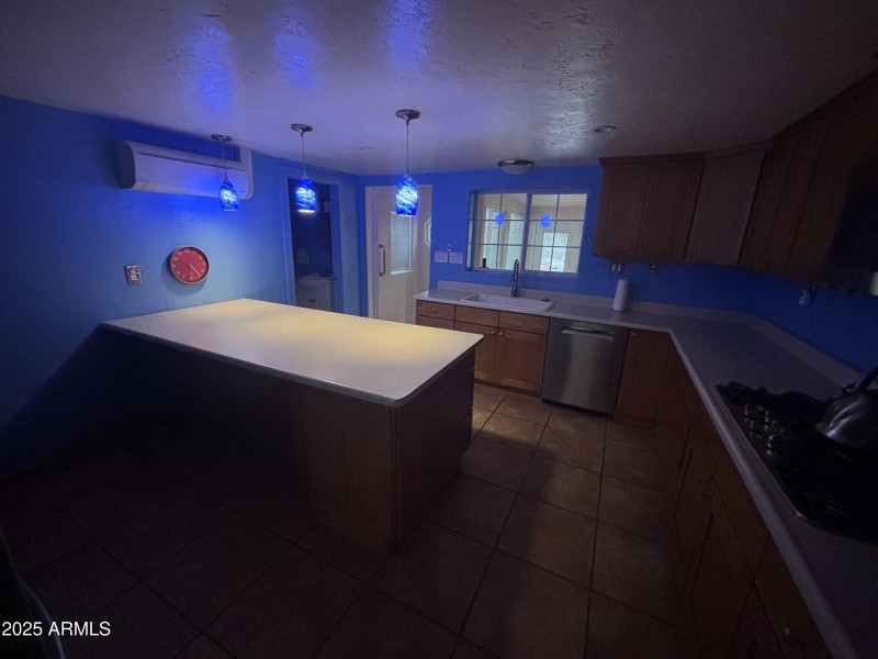 230 W 1st Ave Kitchen 10